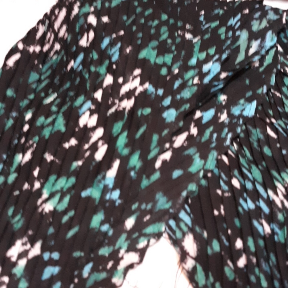 Scarf - Picture 2 of 4